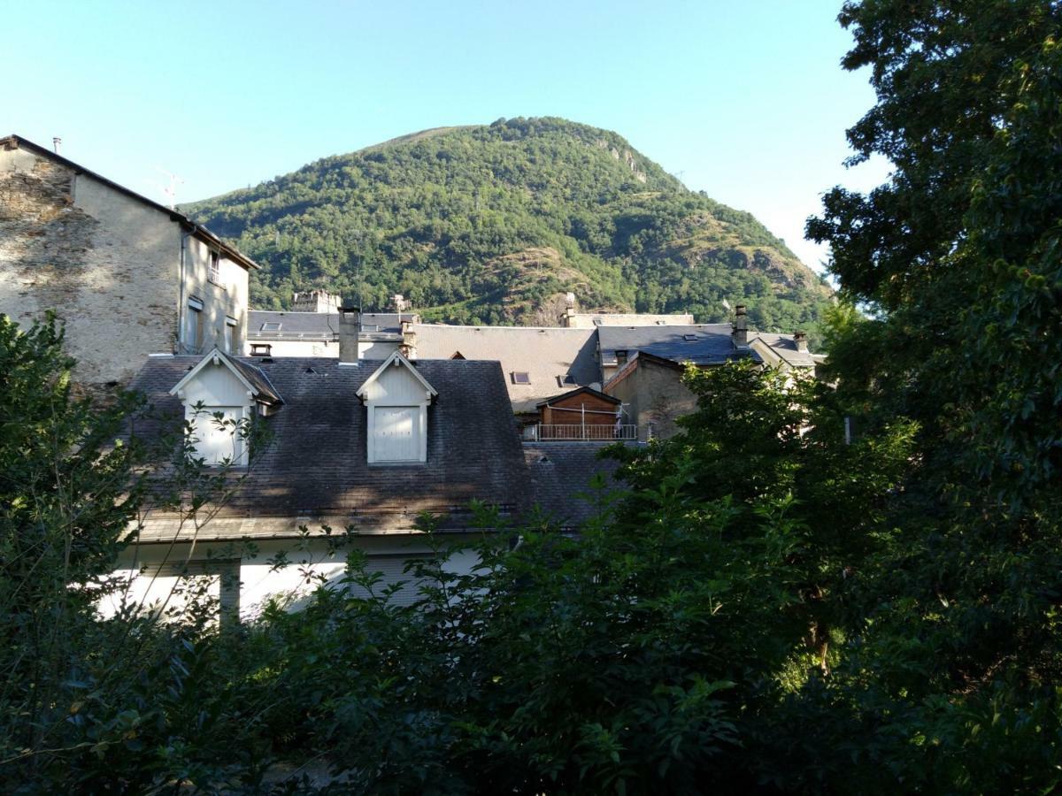 Le Pardeilhan Appt Chaleureux, Lumineux Avec Terrasse Et Parking En Coeur De Ville Bagnères-de-Luchon Buitenkant foto