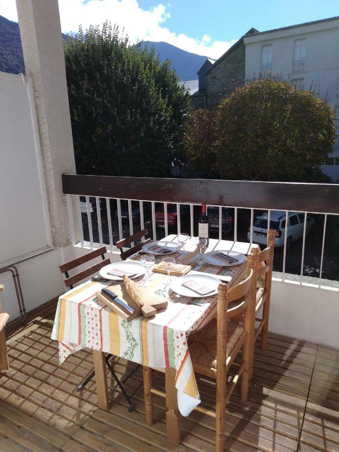 Le Pardeilhan Appt Chaleureux, Lumineux Avec Terrasse Et Parking En Coeur De Ville Bagnères-de-Luchon Buitenkant foto